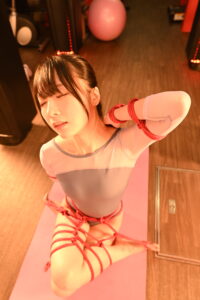 緊縛ヨガ