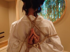 観音縛り