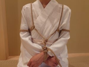 古典縛り(乳掛縄)