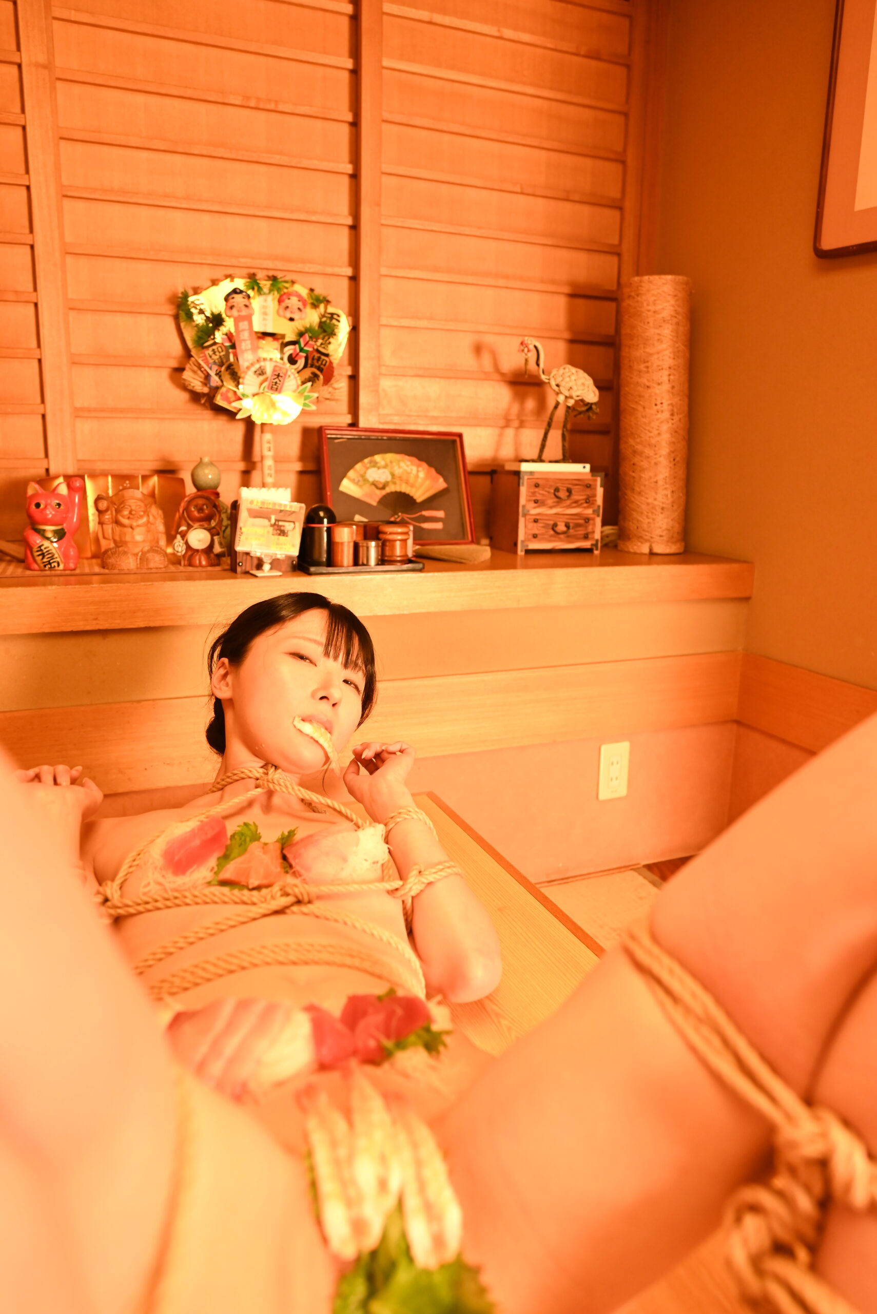 女体盛り緊縛