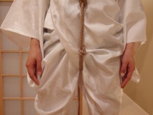 菱縛り(亀甲縛り)