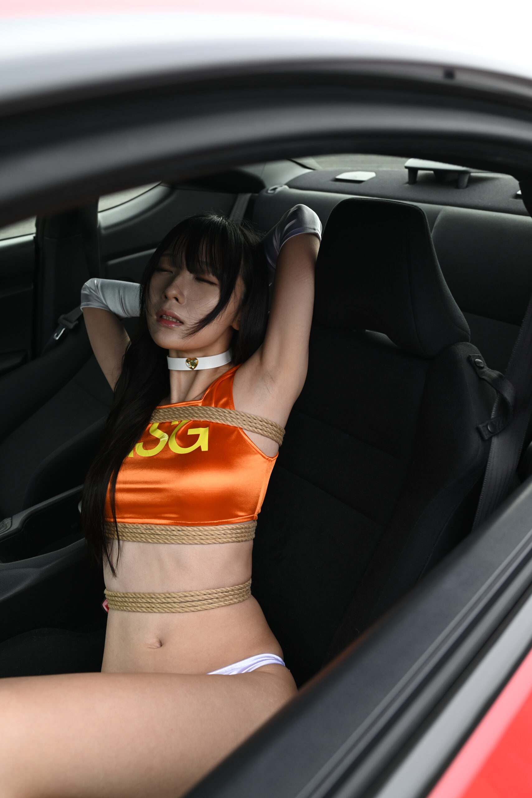 レースクィーン緊縛