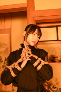 くノ一緊縛